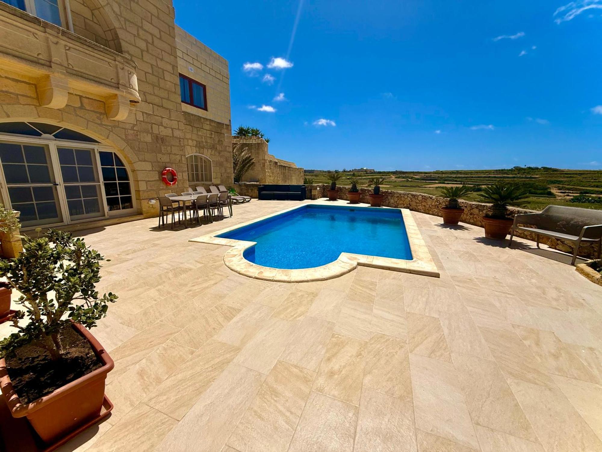 Lonza Gharb Farmhouse Exterior photo